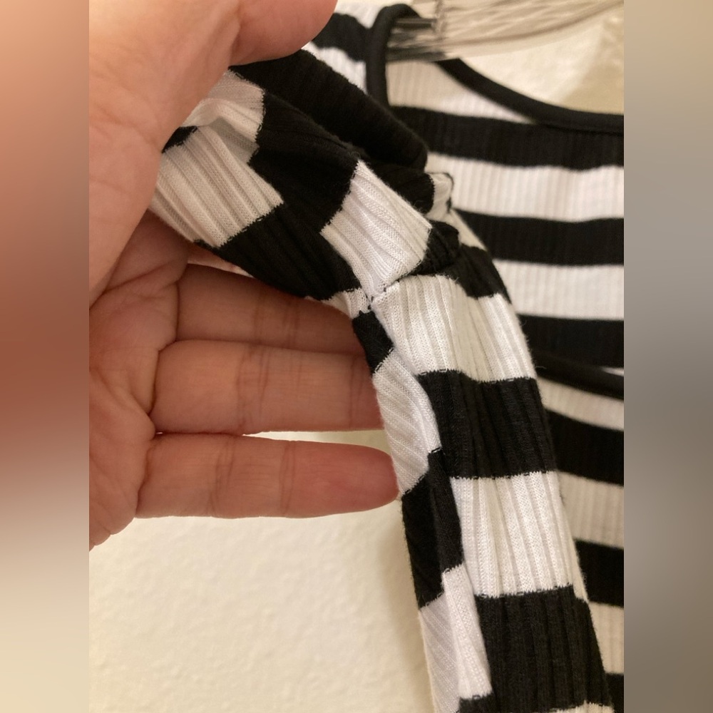Emery Rose Black White Striped Puff Sleeve Top Size S - Picture 2 of 7